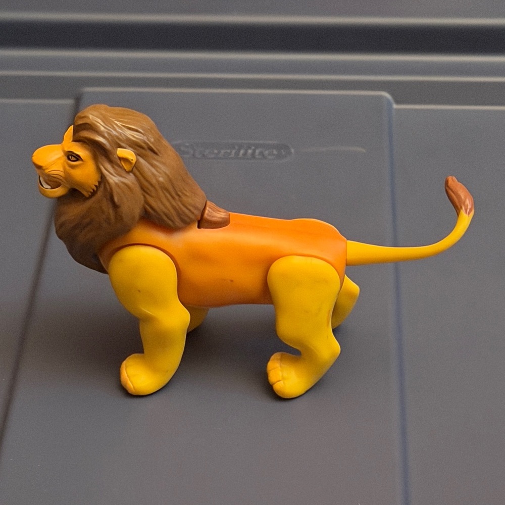 The Lion King Vintage 1994 Disney Fighting Action Simba Mattel Toy
Battle Figure